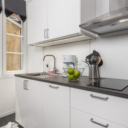 With Balcony Nest In 2 Apartmán *